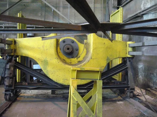 Photo #3 of 600 TON RODGERS HORIZONTAL HYDRAULIC WHEEL PRESS