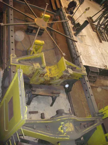 Photo #5 of 600 TON RODGERS HORIZONTAL HYDRAULIC WHEEL PRESS