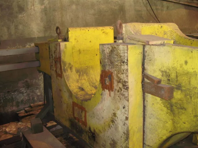 Photo #6 of 600 TON RODGERS HORIZONTAL HYDRAULIC WHEEL PRESS