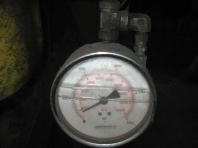 Photo #14 of 600 TON RODGERS HORIZONTAL HYDRAULIC WHEEL PRESS