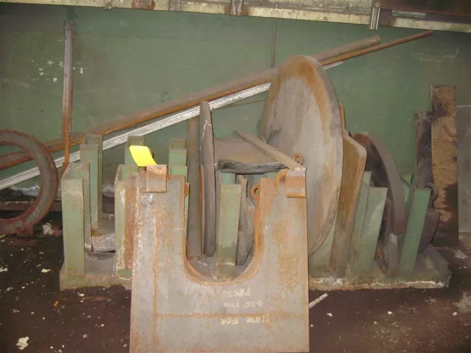 Photo #15 of 600 TON RODGERS HORIZONTAL HYDRAULIC WHEEL PRESS