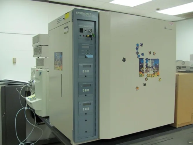 Photo #10 of LATE MODEL ANALYTICAL CHEMISTRY EQUIPMENT SURPLUS TO THE OPERATION OF RJ REYNOLDS TOBACCO COMPANY