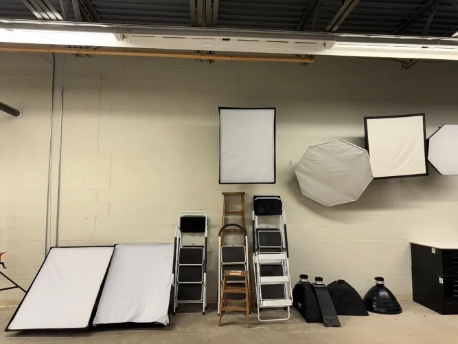 Photo #6 of Universal Screen Arts, Inc. - OVER 230,000 Sq ft of Distribution Equipment!  Industrial Auction - Distribution Machinery & Equipment