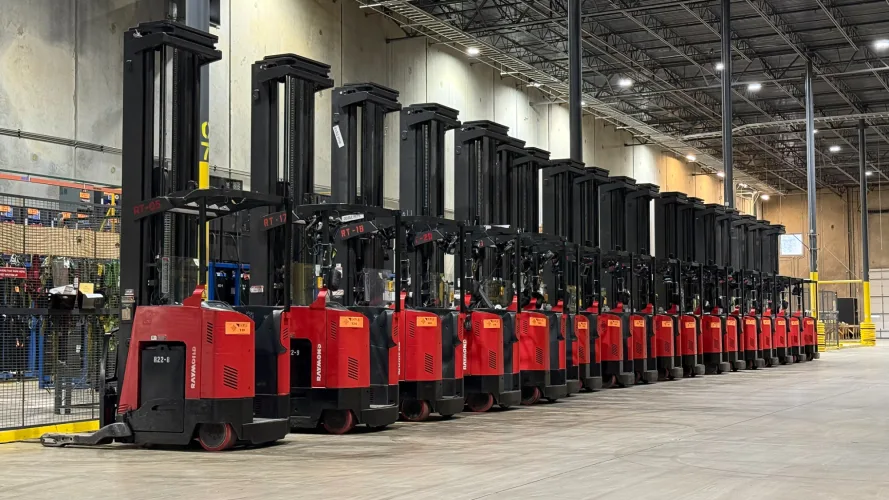 Photo #39 of 800,000 sq ft. Distribution Center - Pallet Racking, Lifts, Conveyor, Sorting Systems & General Machinery & Equipment