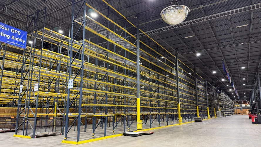Photo #1 of 800,000 sq ft. Distribution Center - Pallet Racking, Lifts, Conveyor, Sorting Systems & General Machinery & Equipment