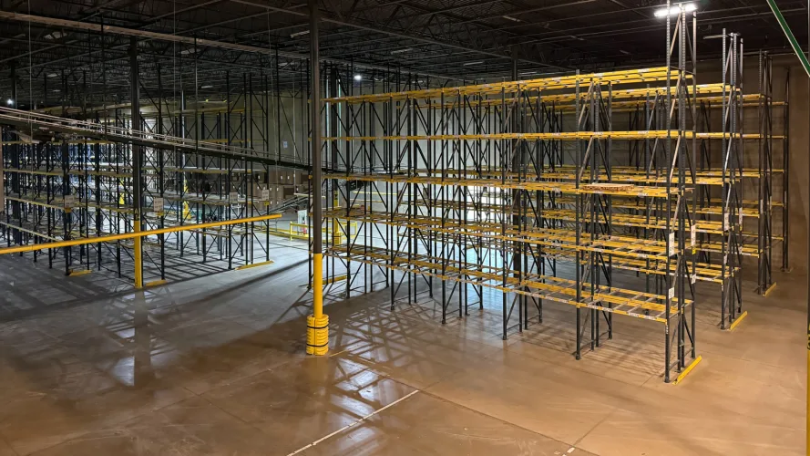 Photo #32 of 800,000 sq ft. Distribution Center - Pallet Racking, Lifts, Conveyor, Sorting Systems & General Machinery & Equipment