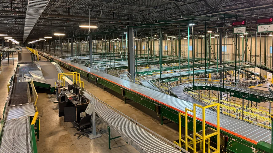 Photo #27 of 800,000 sq ft. Distribution Center - Pallet Racking, Lifts, Conveyor, Sorting Systems & General Machinery & Equipment