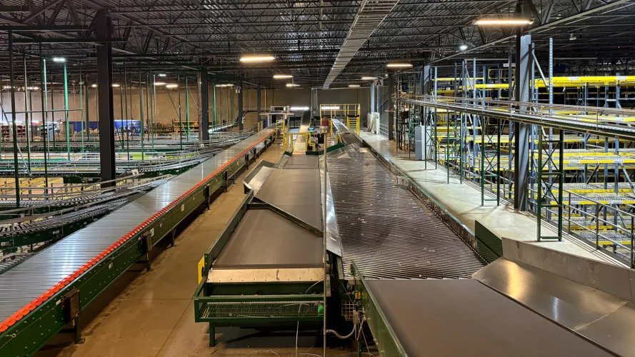 Photo #26 of 800,000 sq ft. Distribution Center - Pallet Racking, Lifts, Conveyor, Sorting Systems & General Machinery & Equipment