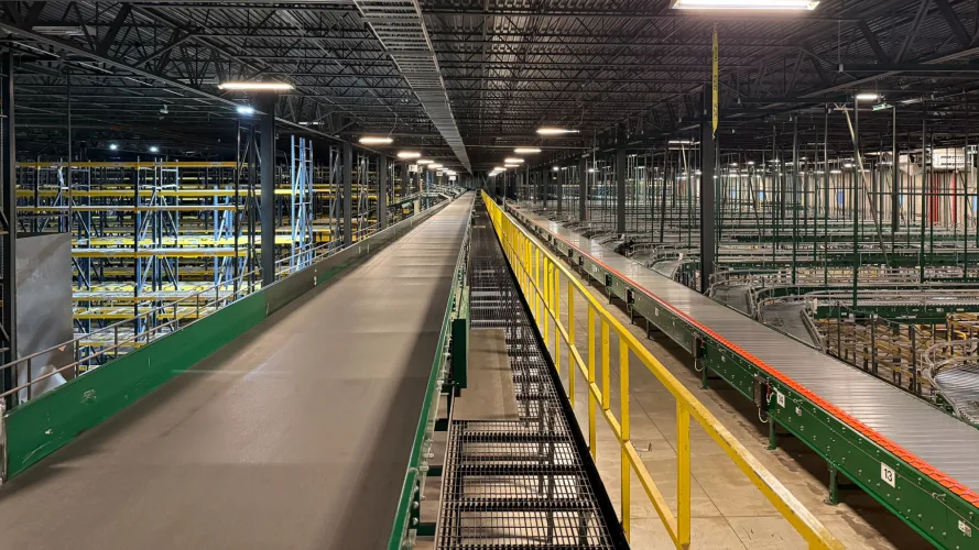 Photo #25 of 800,000 sq ft. Distribution Center - Pallet Racking, Lifts, Conveyor, Sorting Systems & General Machinery & Equipment
