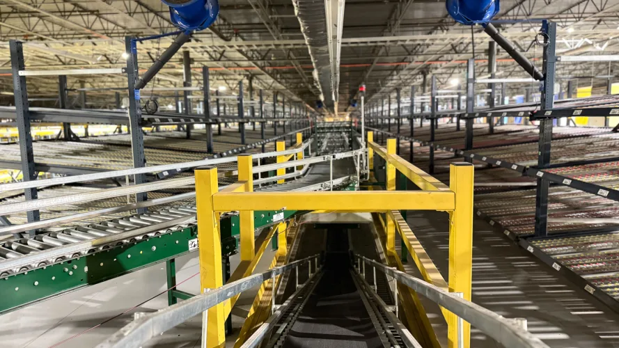 Photo #20 of 800,000 sq ft. Distribution Center - Pallet Racking, Lifts, Conveyor, Sorting Systems & General Machinery & Equipment