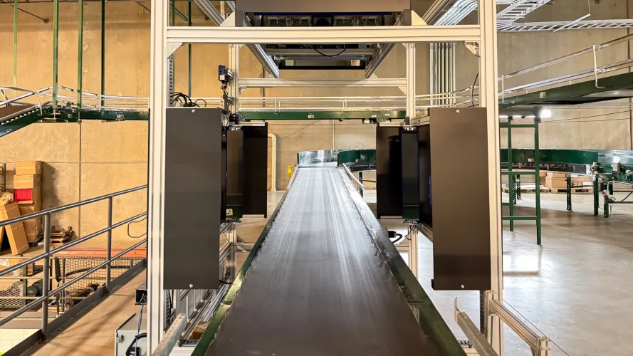 Photo #14 of 800,000 sq ft. Distribution Center - Pallet Racking, Lifts, Conveyor, Sorting Systems & General Machinery & Equipment