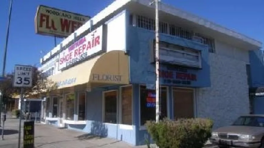 Photo #1 of (2) RETAIL OFFICES REAL ESTATE - LOS ANGELES, CA