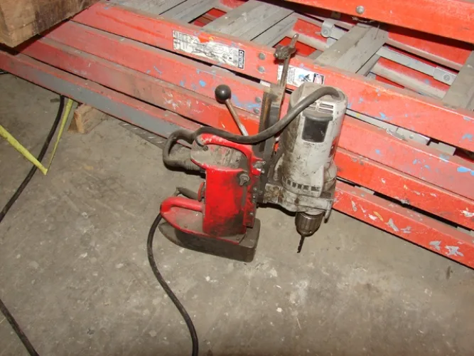 Photo #33 of ASSETS NO LONGER REQUIRED IN THE CONTINUING OPERATIONS OF GREAT DANE LIMITED PARTNERSHIP