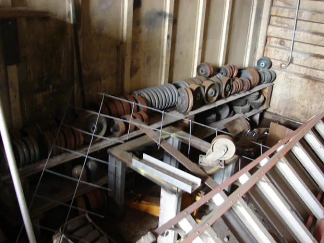 Photo #55 of ASSETS NO LONGER REQUIRED IN THE CONTINUING OPERATIONS OF GREAT DANE LIMITED PARTNERSHIP
