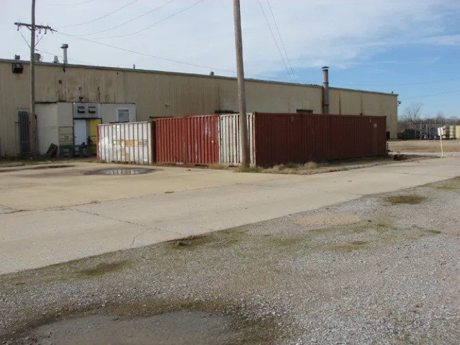 Photo #63 of ASSETS NO LONGER REQUIRED IN THE CONTINUING OPERATIONS OF GREAT DANE LIMITED PARTNERSHIP