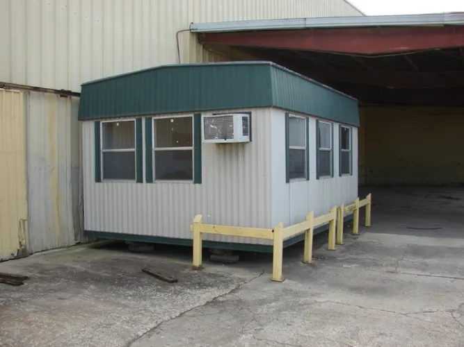 Photo #79 of ASSETS NO LONGER REQUIRED IN THE CONTINUING OPERATIONS OF GREAT DANE LIMITED PARTNERSHIP
