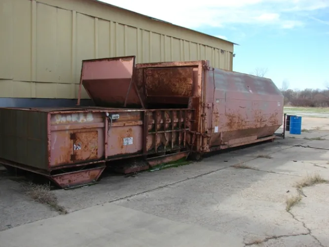 Photo #80 of ASSETS NO LONGER REQUIRED IN THE CONTINUING OPERATIONS OF GREAT DANE LIMITED PARTNERSHIP
