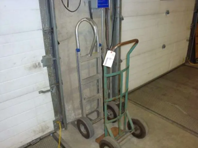 Photo #7 of EXCESS EQUIPMENT OF A DISTRIBUTOR OF PACKAGING, FACILITY AND PRINTING SUPPLIES - XPEDX - EDMONTON