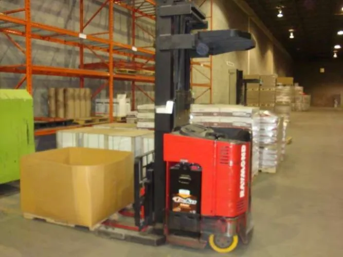 Photo #13 of EXCESS EQUIPMENT OF A DISTRIBUTOR OF PACKAGING, FACILITY AND PRINTING SUPPLIES - XPEDX - EDMONTON
