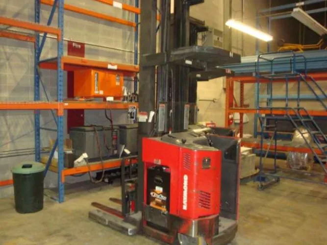 Photo #14 of EXCESS EQUIPMENT OF A DISTRIBUTOR OF PACKAGING, FACILITY AND PRINTING SUPPLIES - XPEDX - EDMONTON