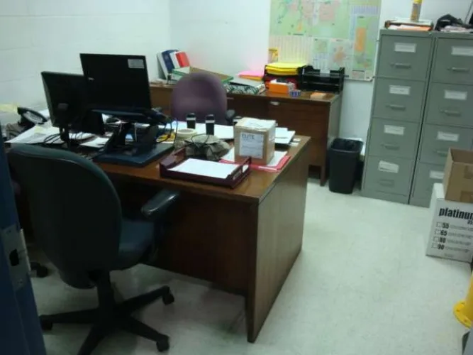 Photo #49 of EXCESS EQUIPMENT OF A DISTRIBUTOR OF PACKAGING, FACILITY AND PRINTING SUPPLIES - XPEDX - EDMONTON