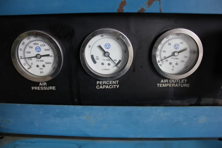 Photo #32 of NO RESERVE EBAY AUCTION! VERTICAL MACHINING CENTER, VERTICAL MILL, ENGINE LATHE, AIR COMPRESSOR