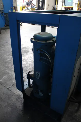 Photo #34 of NO RESERVE EBAY AUCTION! VERTICAL MACHINING CENTER, VERTICAL MILL, ENGINE LATHE, AIR COMPRESSOR