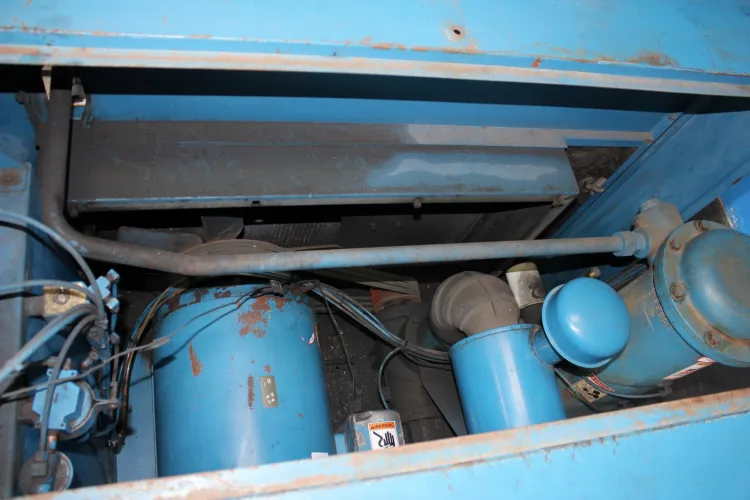 Photo #37 of NO RESERVE EBAY AUCTION! VERTICAL MACHINING CENTER, VERTICAL MILL, ENGINE LATHE, AIR COMPRESSOR