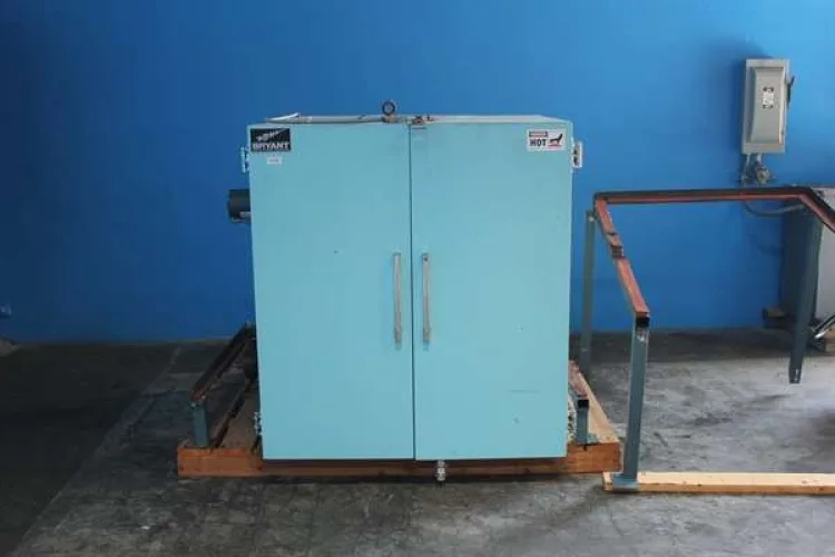 Photo #15 of NO RESERVE EBAY AUCTION! GRINDERS, PALLET LOADERS, DUST COLLECTORS, SHRINK WRAPPING MACHINES, MILLING MACHINES, DEBURRING MACHINE, LOADERS AND MORE!