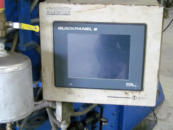 Photo #4 of NO RESERVE AUCTION! 500-TON VERSON MDL: 500-52-120T STRAIGHT SIDE PRESS