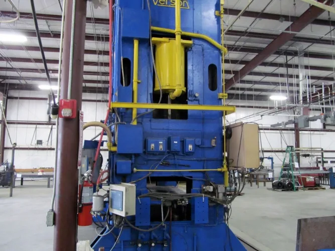 Photo #7 of NO RESERVE AUCTION! 500-TON VERSON MDL: 500-52-120T STRAIGHT SIDE PRESS