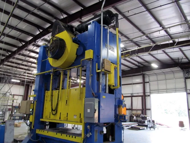Photo #12 of NO RESERVE AUCTION! 500-TON VERSON MDL: 500-52-120T STRAIGHT SIDE PRESS