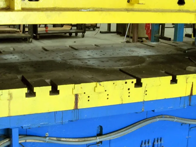 Photo #17 of NO RESERVE AUCTION! 500-TON VERSON MDL: 500-52-120T STRAIGHT SIDE PRESS