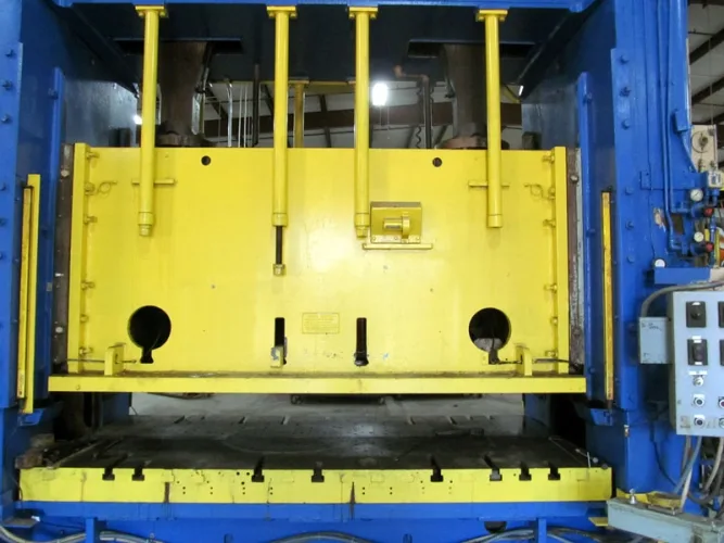 Photo #19 of NO RESERVE AUCTION! 500-TON VERSON MDL: 500-52-120T STRAIGHT SIDE PRESS