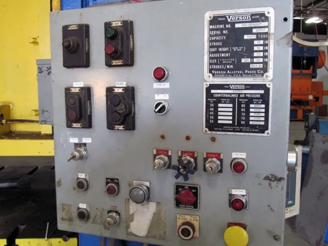 Photo #27 of NO RESERVE AUCTION! 500-TON VERSON MDL: 500-52-120T STRAIGHT SIDE PRESS