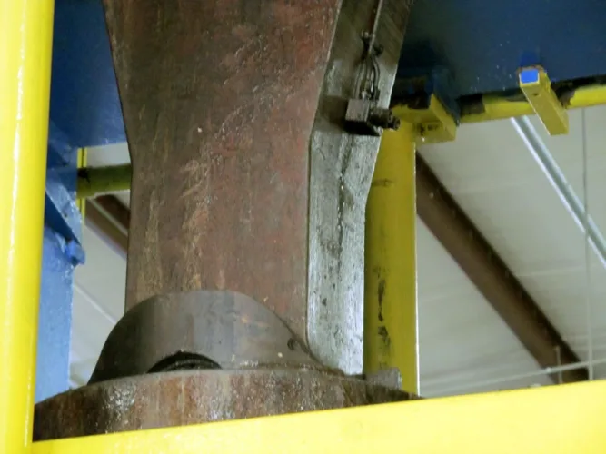 Photo #30 of NO RESERVE AUCTION! 500-TON VERSON MDL: 500-52-120T STRAIGHT SIDE PRESS