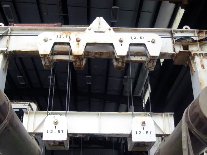 Photo #3 of 1984 100,000 LBS. ROPCO MDL: HD-1080-S STRADDLE LIFT CRANE