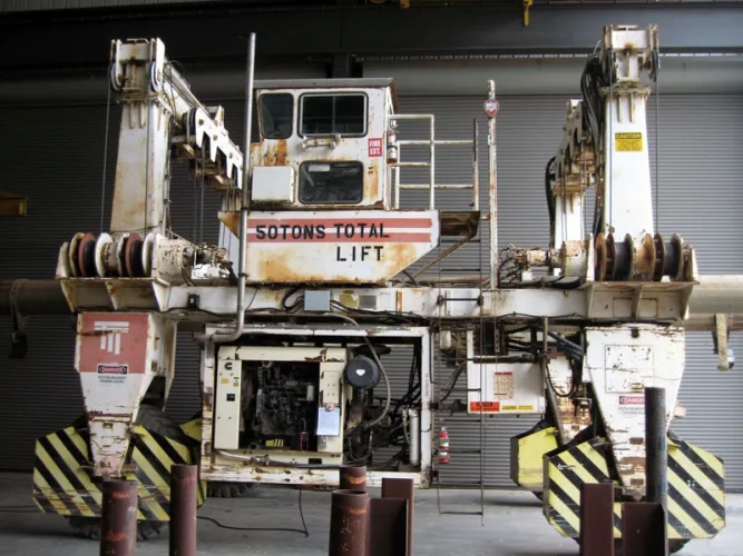 Photo #10 of 1984 100,000 LBS. ROPCO MDL: HD-1080-S STRADDLE LIFT CRANE