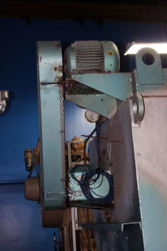 Photo #5 of LOW RESERVE EBAY AUCTION! OVENS, STORAGE CABINETS, AIR COMPRESSORS, AIR PRESS, CRIMPING MACHINE, TURRET PUNCH, HYDRAULIC PUNCH, AND MUCH MORE!