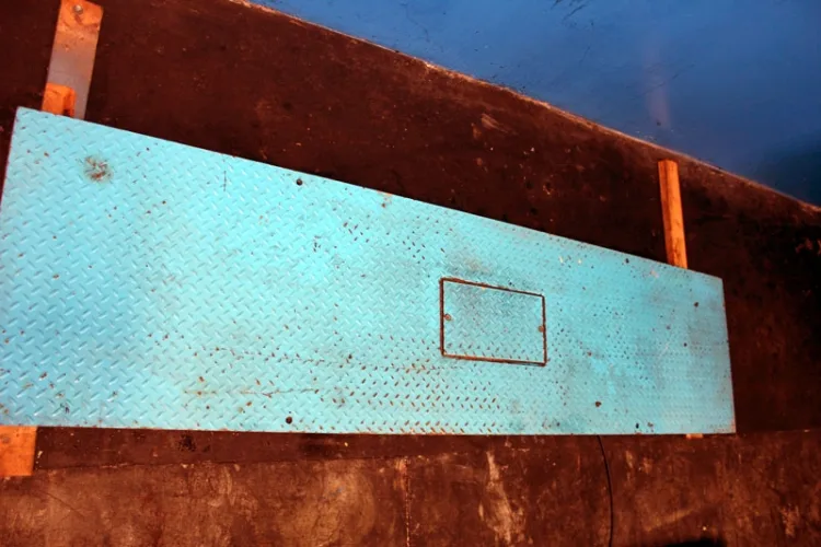 Photo #14 of LOW RESERVE EBAY AUCTION! OVENS, STORAGE CABINETS, AIR COMPRESSORS, AIR PRESS, CRIMPING MACHINE, TURRET PUNCH, HYDRAULIC PUNCH, AND MUCH MORE!