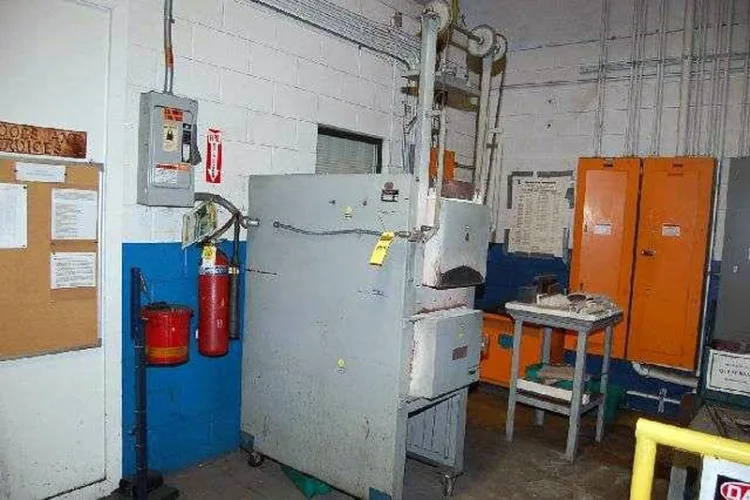 Photo #29 of LOW RESERVE EBAY AUCTION! OVENS, STORAGE CABINETS, AIR COMPRESSORS, AIR PRESS, CRIMPING MACHINE, TURRET PUNCH, HYDRAULIC PUNCH, AND MUCH MORE!