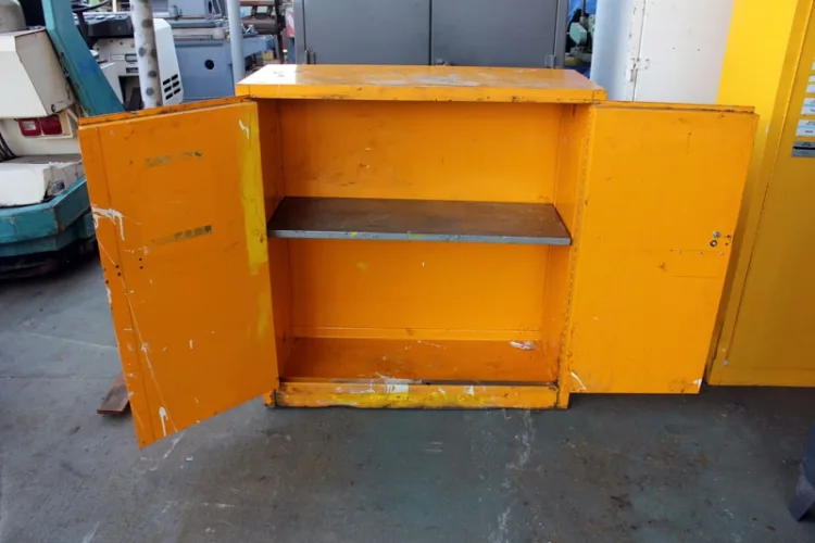 Photo #107 of LOW RESERVE EBAY AUCTION! OVENS, STORAGE CABINETS, AIR COMPRESSORS, AIR PRESS, CRIMPING MACHINE, TURRET PUNCH, HYDRAULIC PUNCH, AND MUCH MORE!