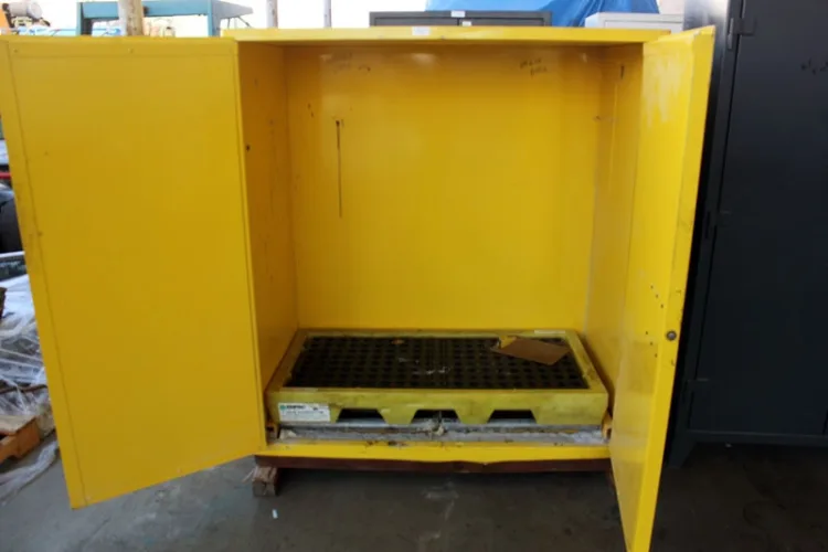 Photo #109 of LOW RESERVE EBAY AUCTION! OVENS, STORAGE CABINETS, AIR COMPRESSORS, AIR PRESS, CRIMPING MACHINE, TURRET PUNCH, HYDRAULIC PUNCH, AND MUCH MORE!