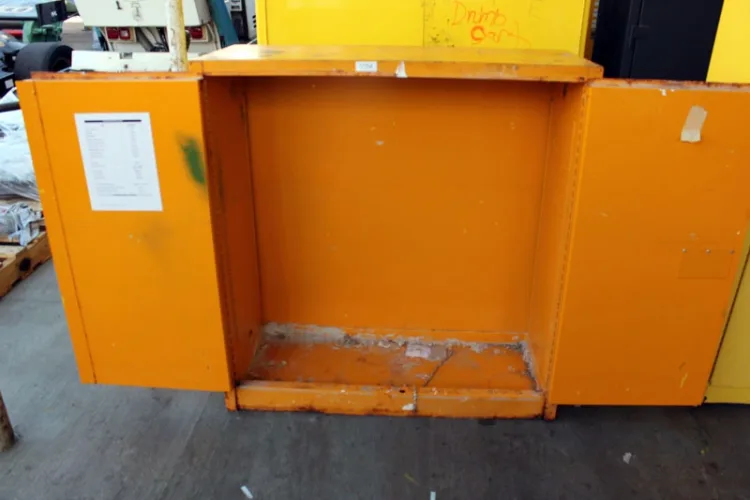 Photo #111 of LOW RESERVE EBAY AUCTION! OVENS, STORAGE CABINETS, AIR COMPRESSORS, AIR PRESS, CRIMPING MACHINE, TURRET PUNCH, HYDRAULIC PUNCH, AND MUCH MORE!