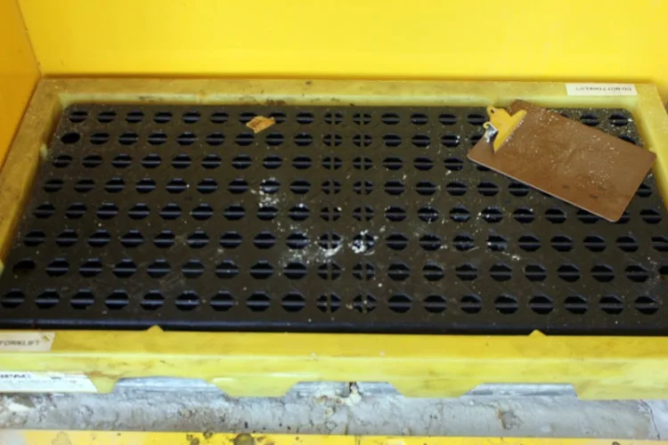 Photo #112 of LOW RESERVE EBAY AUCTION! OVENS, STORAGE CABINETS, AIR COMPRESSORS, AIR PRESS, CRIMPING MACHINE, TURRET PUNCH, HYDRAULIC PUNCH, AND MUCH MORE!