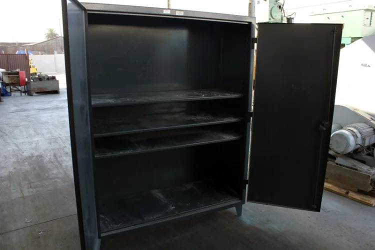 Photo #118 of LOW RESERVE EBAY AUCTION! OVENS, STORAGE CABINETS, AIR COMPRESSORS, AIR PRESS, CRIMPING MACHINE, TURRET PUNCH, HYDRAULIC PUNCH, AND MUCH MORE!