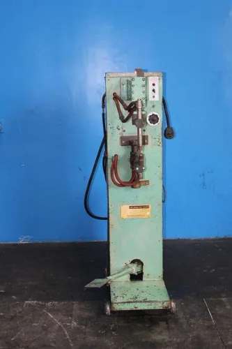 Photo #13 of LOW RESERVE EBAY SALE! GRINDERS, AIR COMPRESSORS, DRILLS, HAND BEADERS, HEAT SEALER, VERTICAL BALER, PRESS BRAKE, TURRET PUNCH AND MUCH MORE!