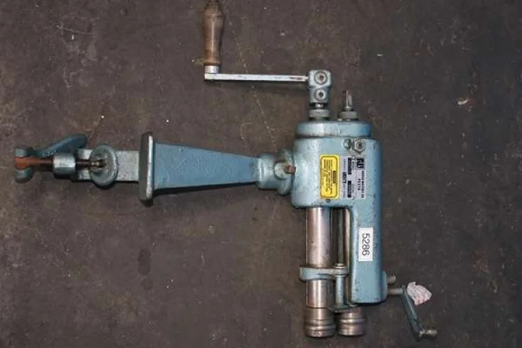 Photo #15 of LOW RESERVE EBAY SALE! GRINDERS, AIR COMPRESSORS, DRILLS, HAND BEADERS, HEAT SEALER, VERTICAL BALER, PRESS BRAKE, TURRET PUNCH AND MUCH MORE!