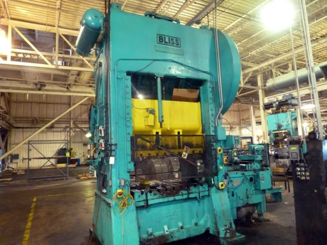 Photo #9 of FORMER ASSETS OF MURRAY LAWNMOWER: OVER 30 PRESSES, FABRICATION, GIGANTIC WIRE CUT-OFFS, MACHINE TOOLS, POWDER COAT PAINT LINE, SCRAP & MUCH MORE!