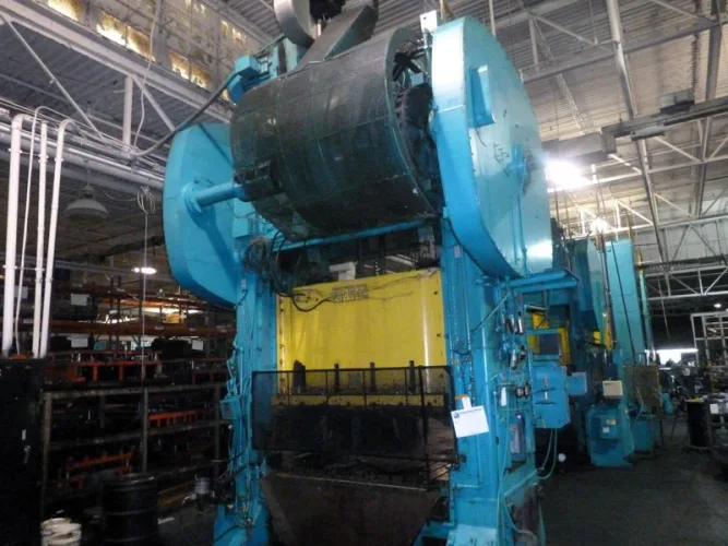 Photo #20 of FORMER ASSETS OF MURRAY LAWNMOWER: OVER 30 PRESSES, FABRICATION, GIGANTIC WIRE CUT-OFFS, MACHINE TOOLS, POWDER COAT PAINT LINE, SCRAP & MUCH MORE!